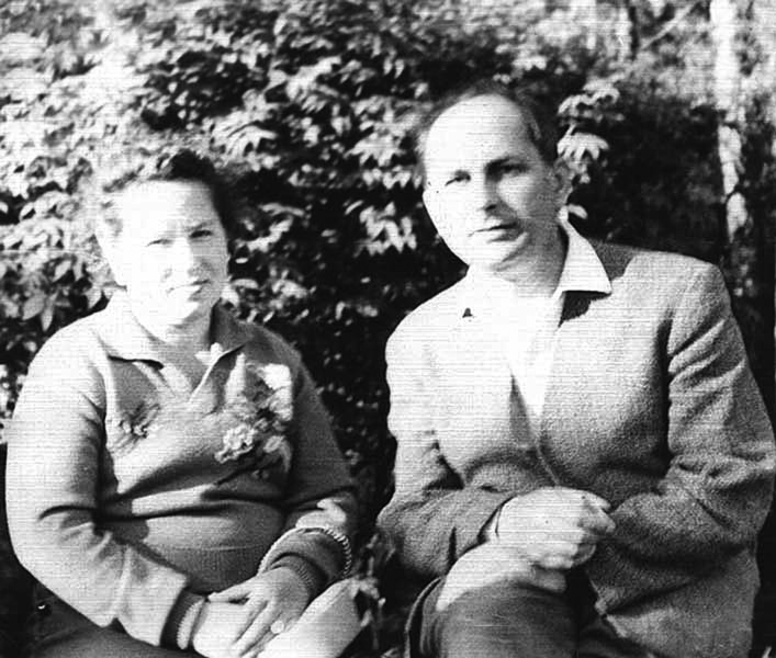 Виктор Зверлин с женой
